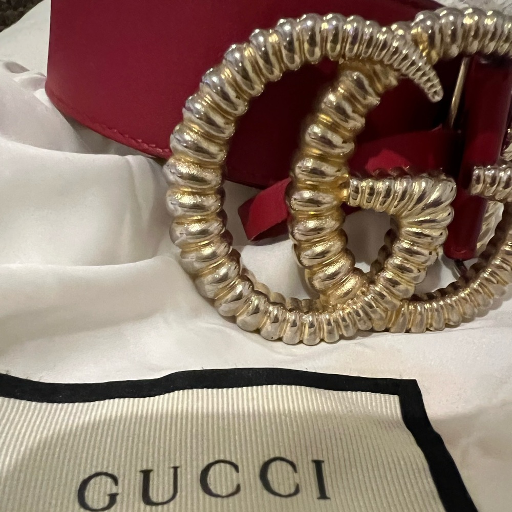 Gucci black leather thin belt - Real original.